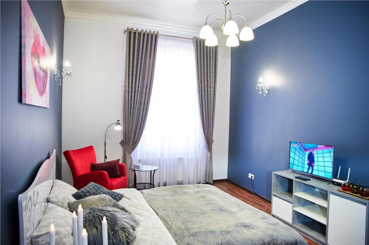 Designer Apartment In The Center Lviv Dış mekan fotoğraf